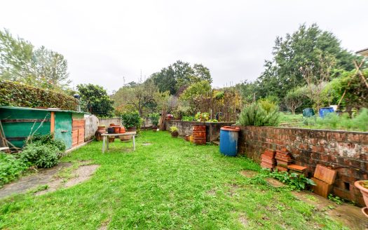 TRILOCALE CON TERRAZZA, GIARDINO E GARAGE IN VENDITA A PONTE A EMA