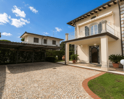 Villa-affitto-fortedeimarmi-giardino