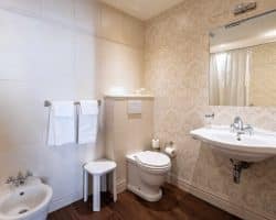 Hotel-in-vendita-Firenze-centro-bagno (3)