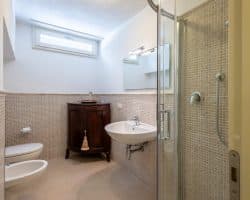 Villa-affitto-forte dei marmi-bagno (2)