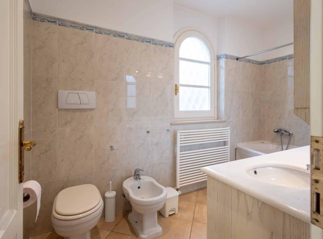 Villa-affitto-forte-dei-marmi-bagno (3)