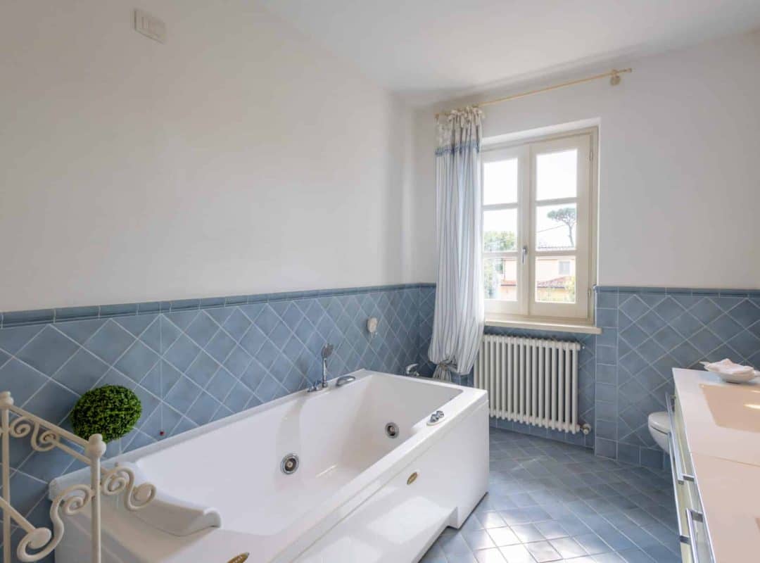 Villa-affitto-forte dei marmi-bagno (6)