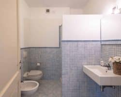 Villa-affitto-forte dei marmi-bagno