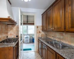 Villa-affitto-forte-dei-marmi-cucina (2)