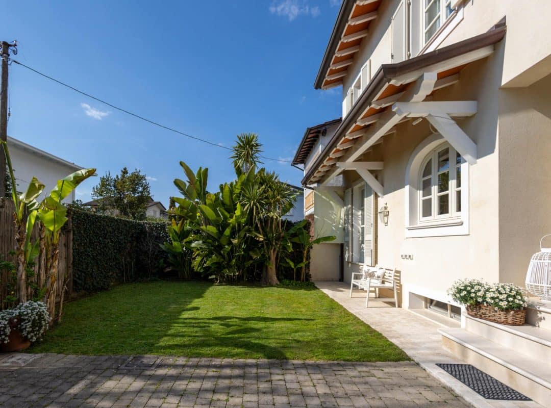 Villa-affitto-forte dei marmi-giardino (2)