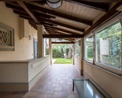 Villa-affitto-forte-dei-marmi-loggiato