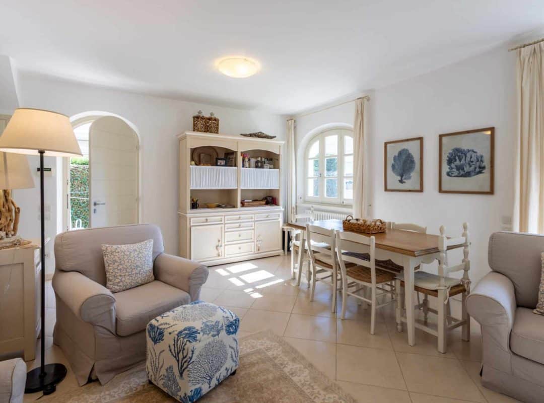 Villa-affitto-forte dei marmi-zona giorno (5)