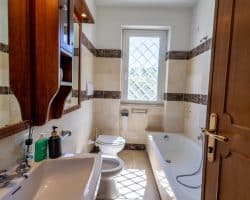 Villa-in-vendita-forte-dei-marmi-bagno