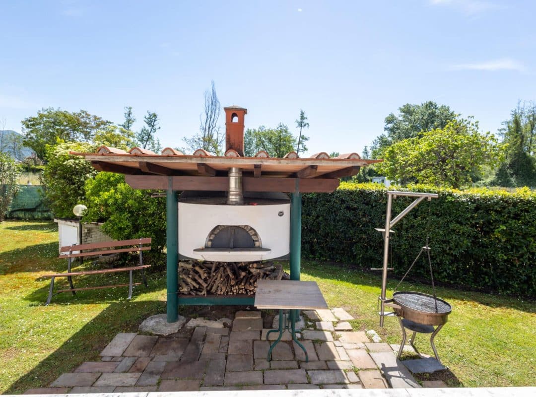 Villa-in-vendita-forte-dei-marmi-barbecue
