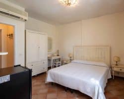 Villa-in-vendita-forte-dei-marmi-camera (4)