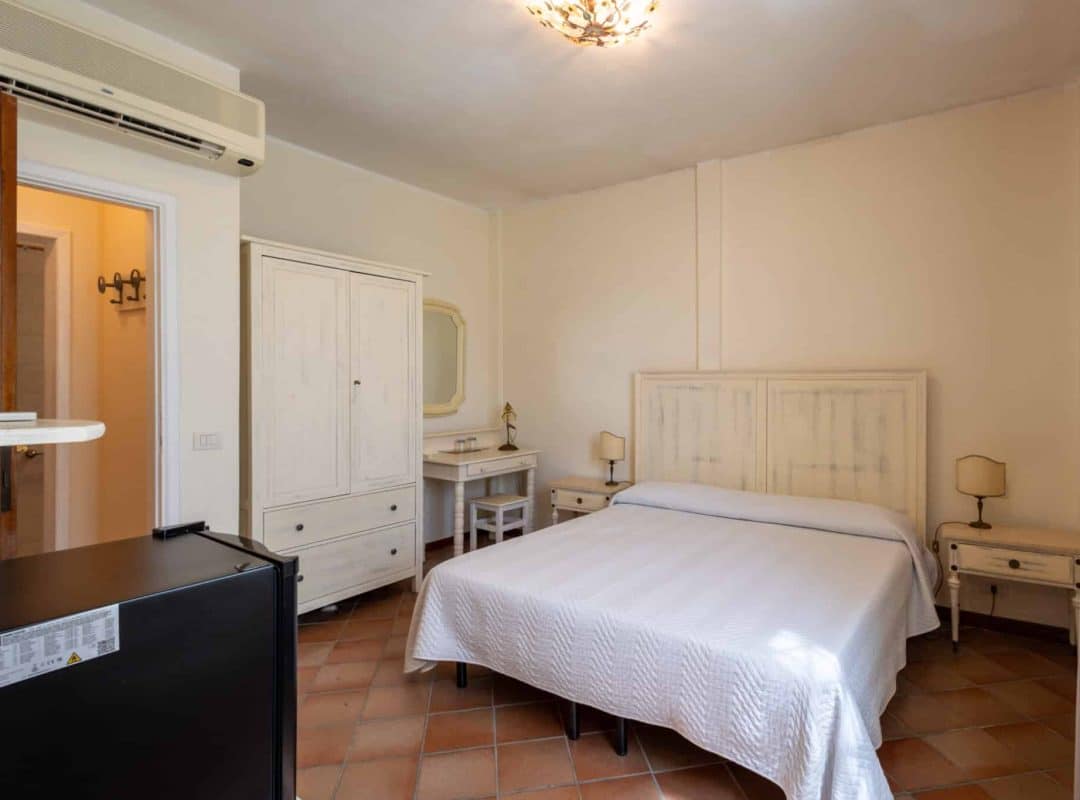 Villa-in-vendita-forte-dei-marmi-camera (4)