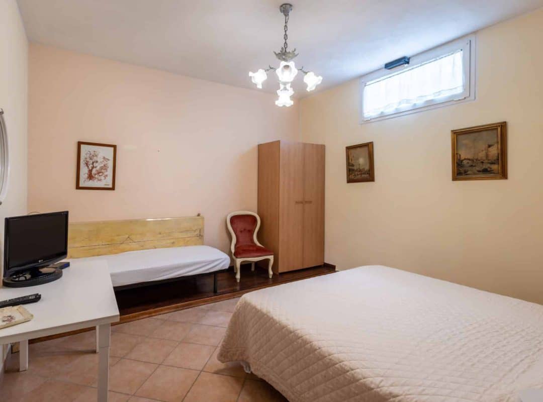 Villa-in-vendita-forte-dei-marmi-camera (6)