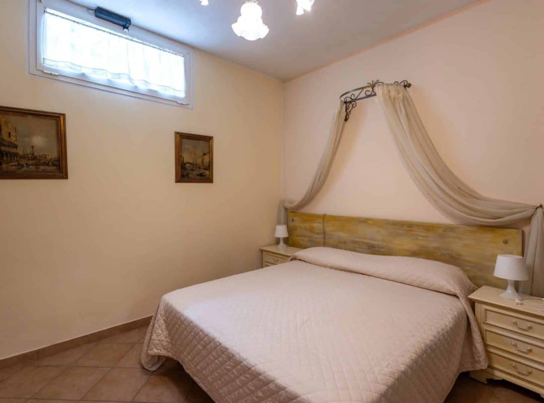 Villa-in-vendita-forte-dei-marmi-camera (7)
