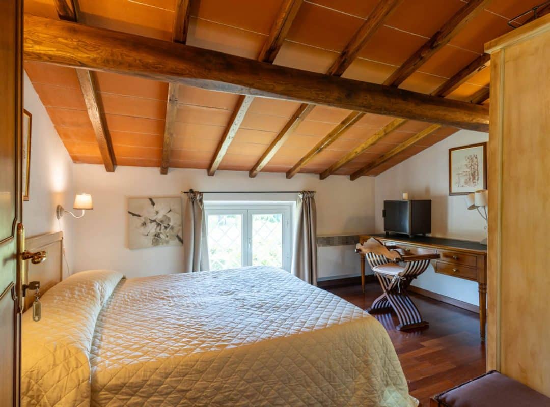 Villa-in-vendita-forte-dei-marmi-camera (9)