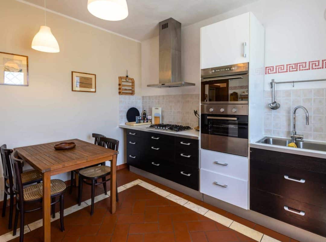 Villa-in-vendita-forte-dei-marmi-cucina (2)