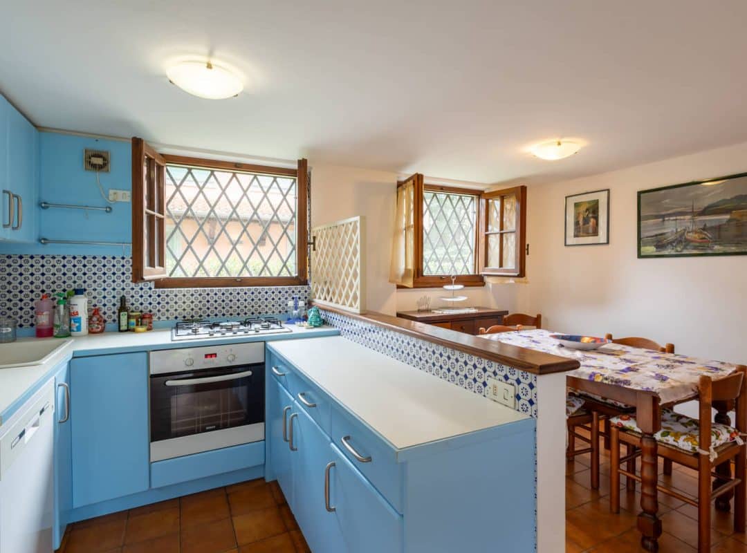 Villa-in-vendita-forte-dei-marmi-cucina