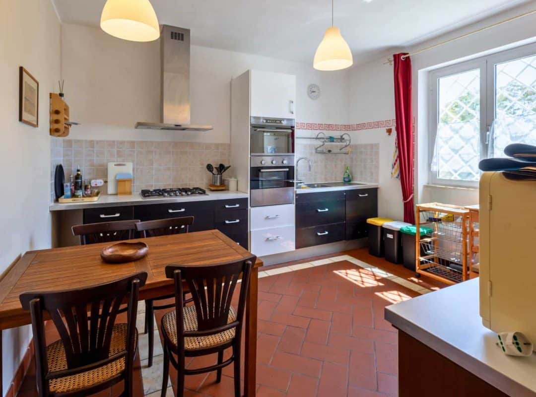 Villa-in-vendita-forte-dei-marmi-cucina