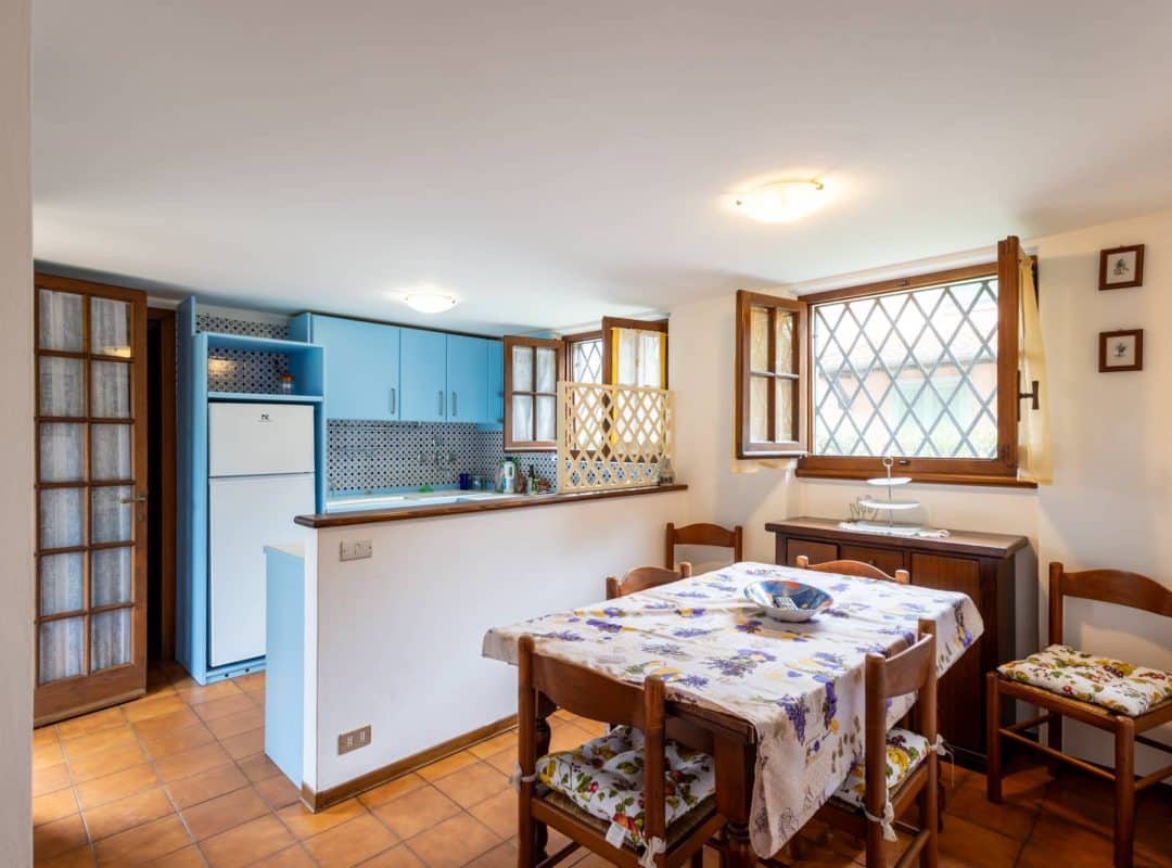 Villa-in-vendita-forte-dei-marmi-cucina-zona pranzo