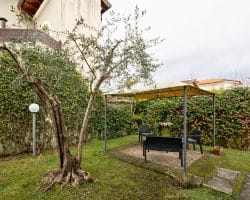 Villa-in-vendita-forte-dei-marmi-esterno-giardino