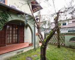Villa-in-vendita-forte-dei-marmi-esterno-loggiato (2)