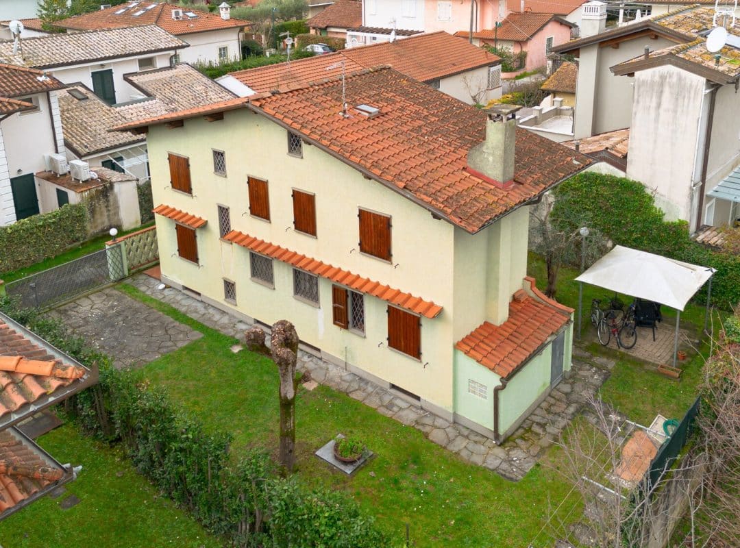 Villa-in-vendita-forte-dei-marmi-facciata (2)