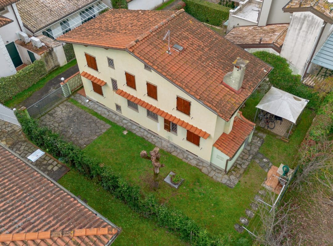 Villa-in-vendita-forte-dei-marmi-facciata