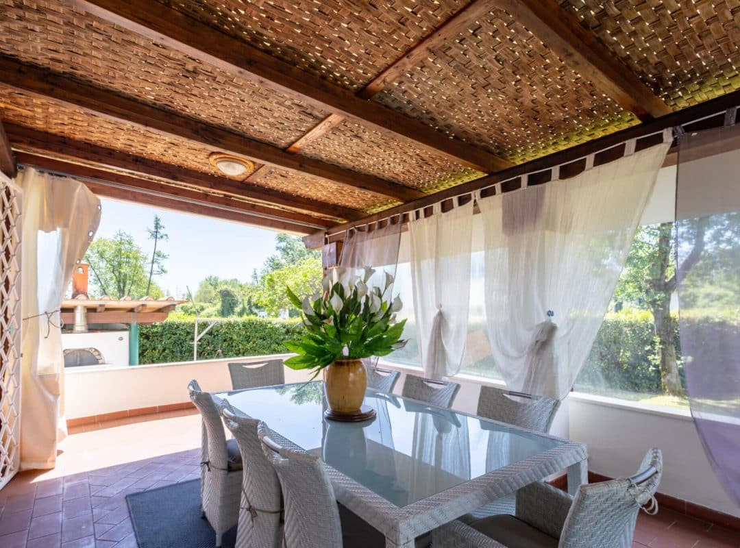 Villa-in-vendita-forte-dei-marmi-pergolato (3)