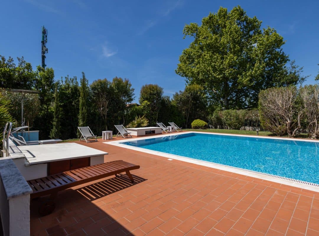 Villa-in-vendita-forte-dei-marmi-piscina (2)