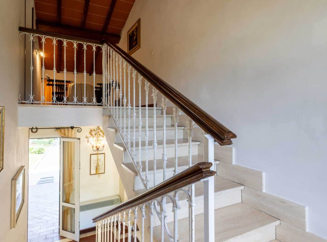 Villa-in-vendita-forte-dei-marmi-scale