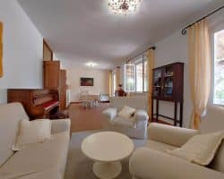 Villa-in-vendita-forte-dei-marmi-soggiorno (2)