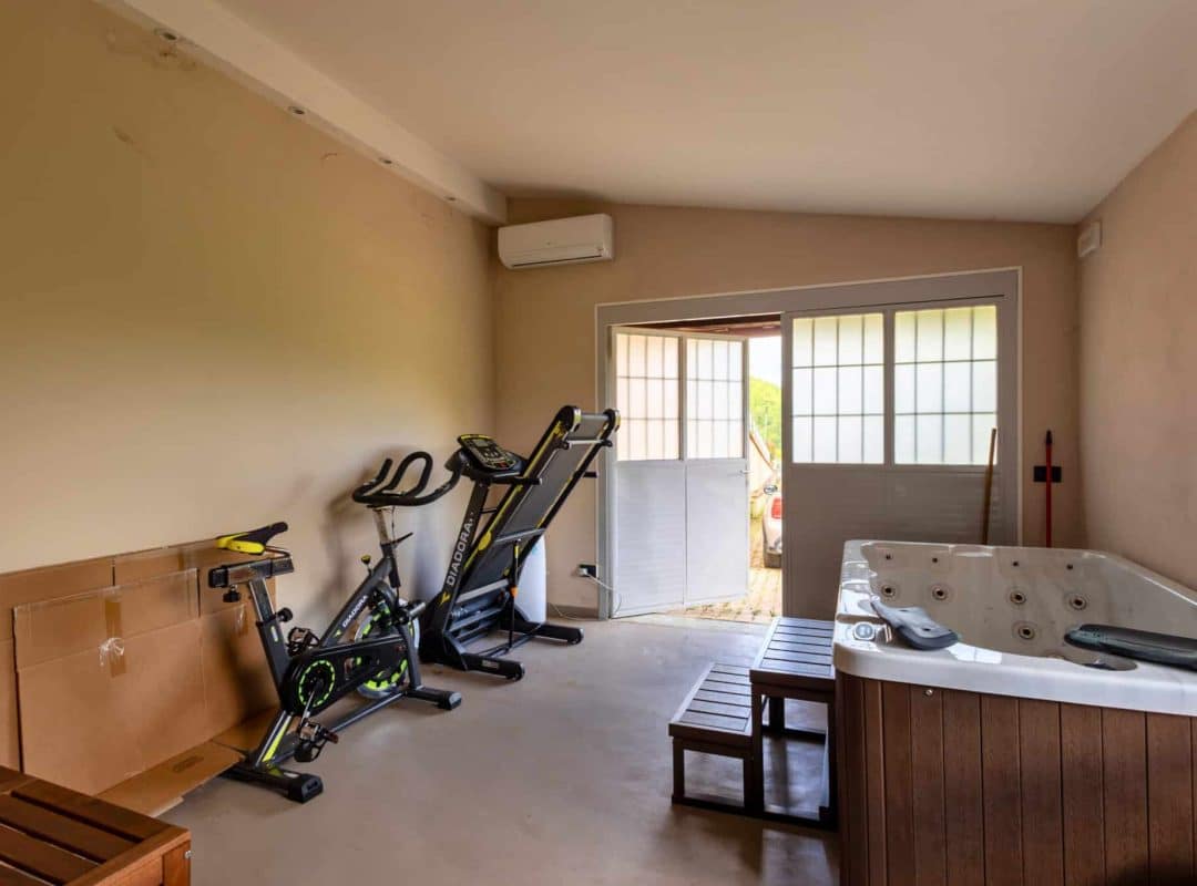 Villa-in-vendita-londa-area wellness
