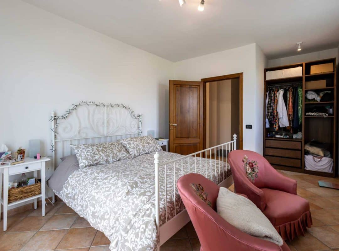 Villa-in-vendita-londa-camera (11)