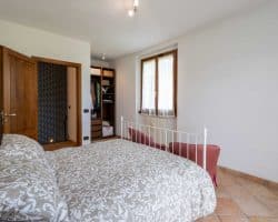 Villa-in-vendita-londa-camera (7)