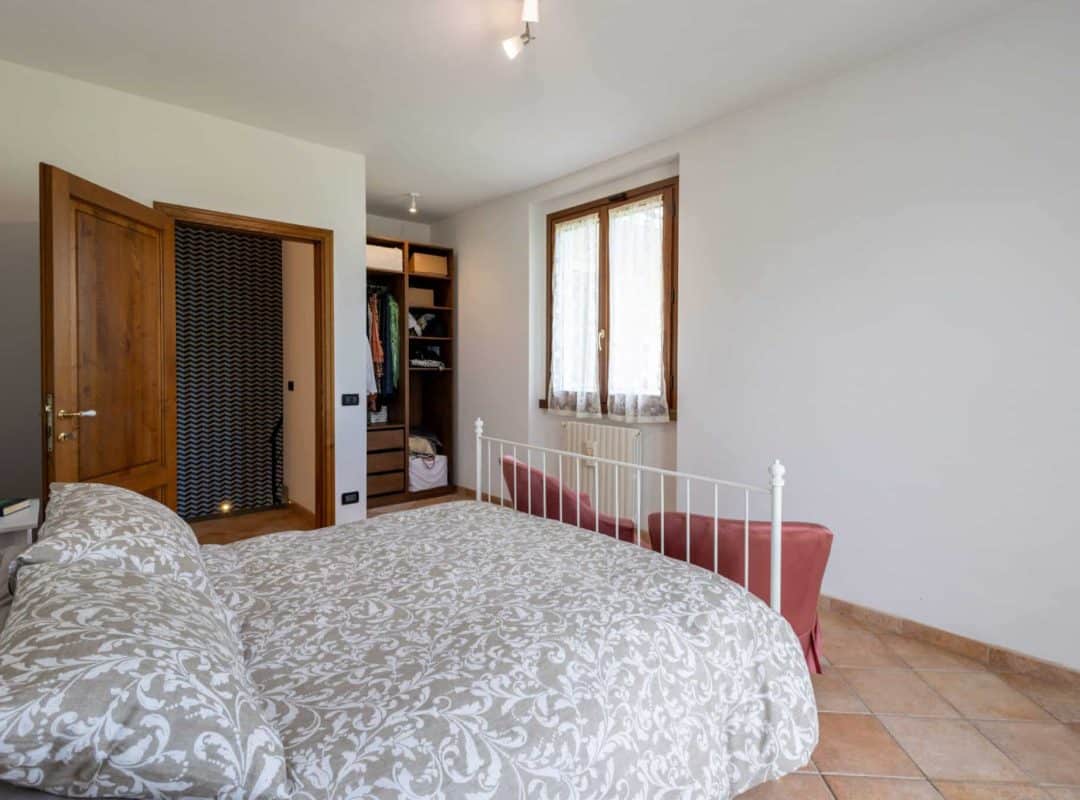 Villa-in-vendita-londa-camera (7)