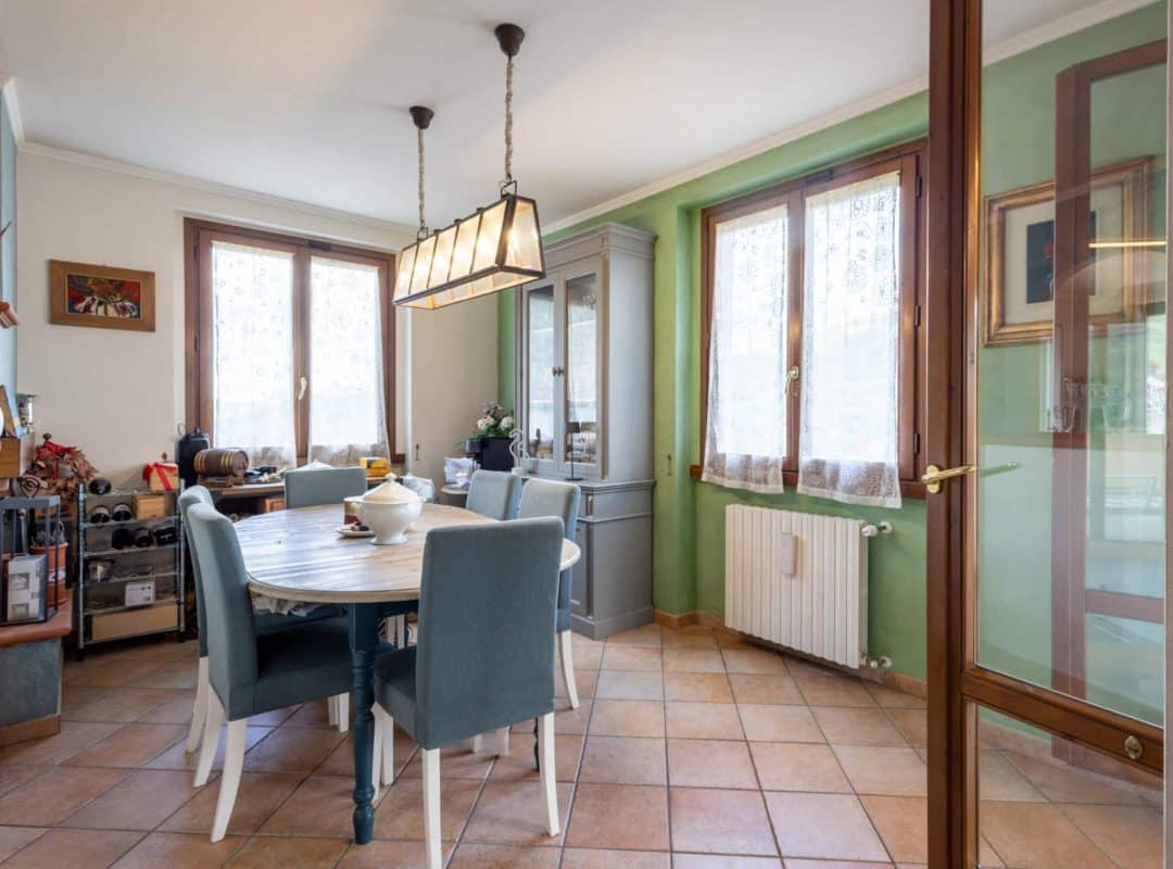Villa-in-vendita-londa-zona pranzo