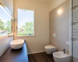 Villa-vendita-FortedeiMarmi-bagno (2)