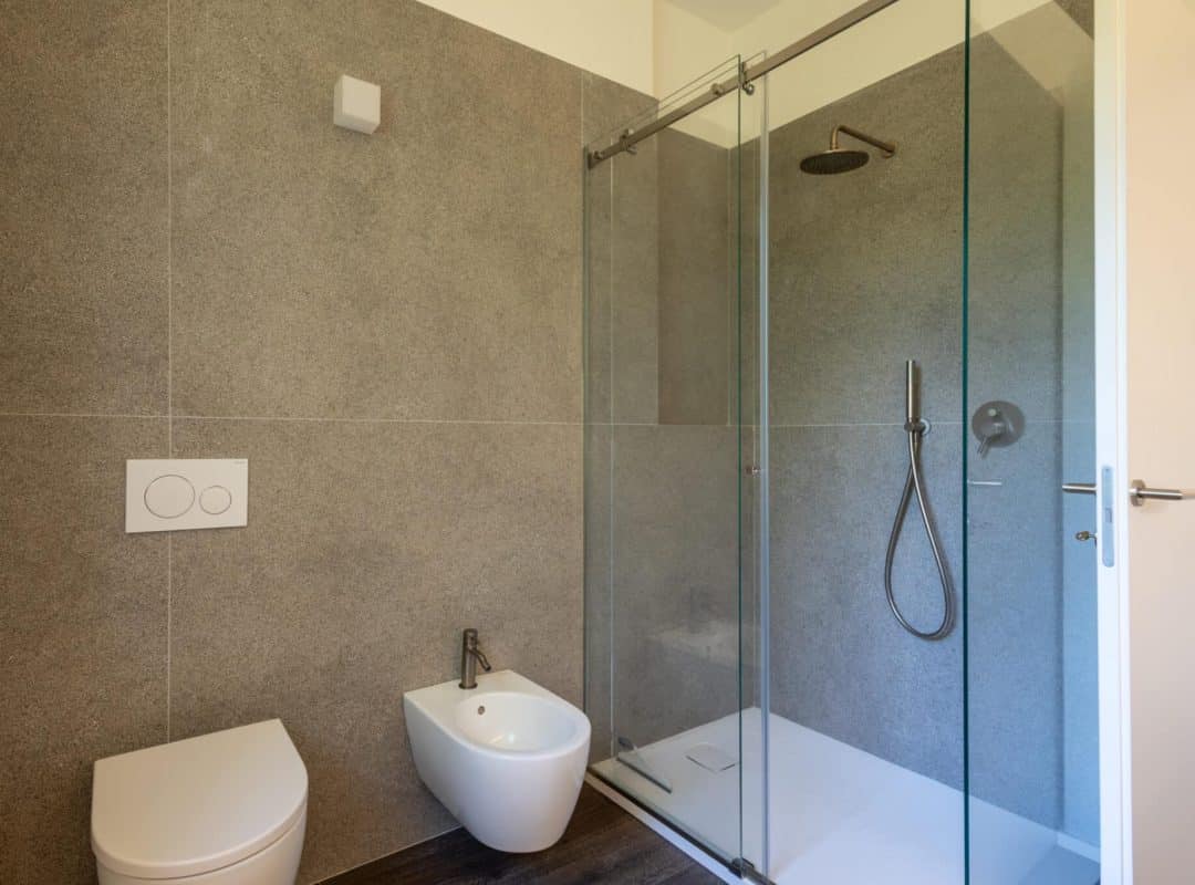 Villa-vendita-FortedeiMarmi-bagno (5)