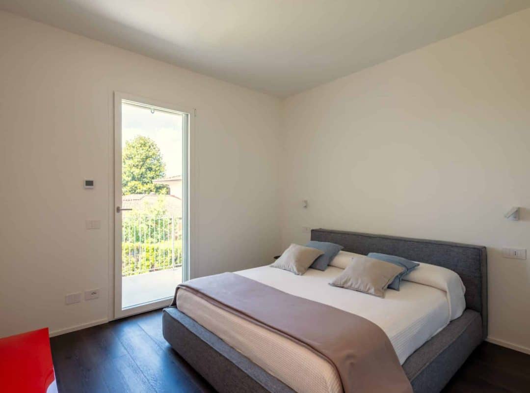 Villa-vendita-FortedeiMarmi-camera (4)