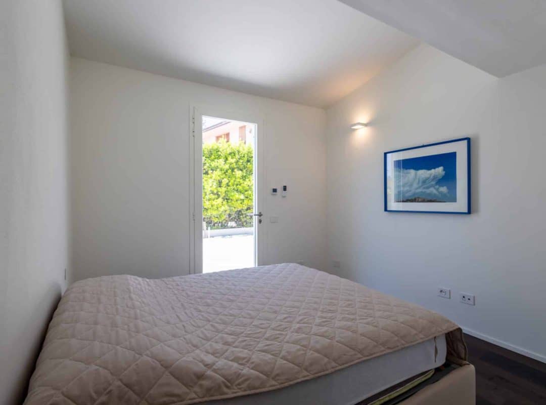 Villa-vendita-FortedeiMarmi-camera (6)