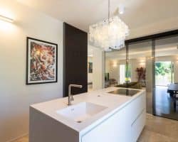 Villa-vendita-FortedeiMarmi-cucina (2)