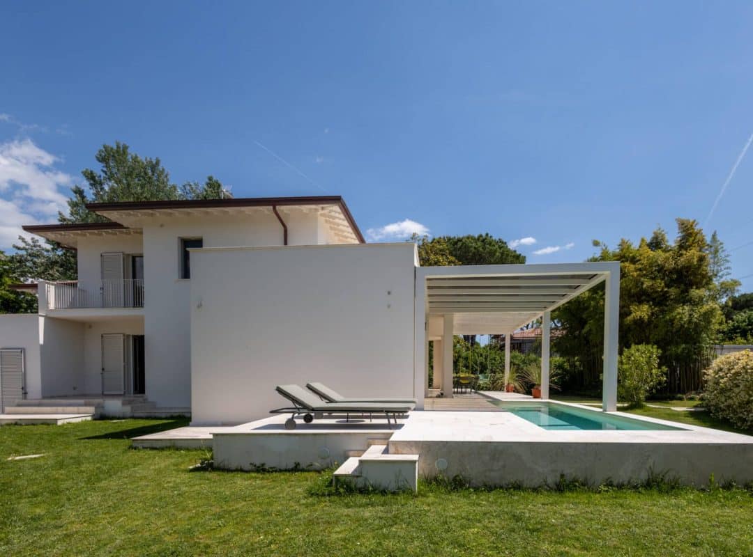 Villa-vendita-FortedeiMarmi-esterno (4)
