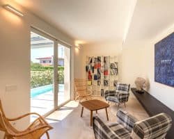 Villa-vendita-FortedeiMarmi-salottino
