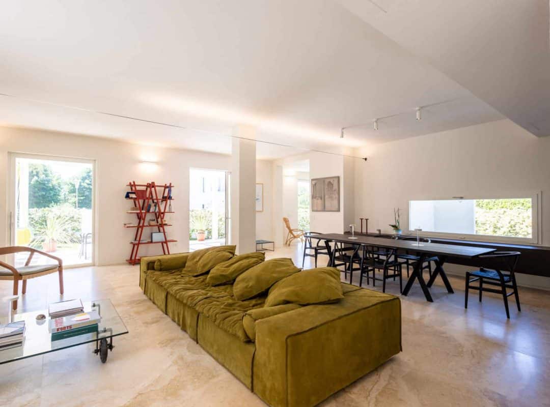 Villa-vendita-FortedeiMarmi-soggiorno (2)