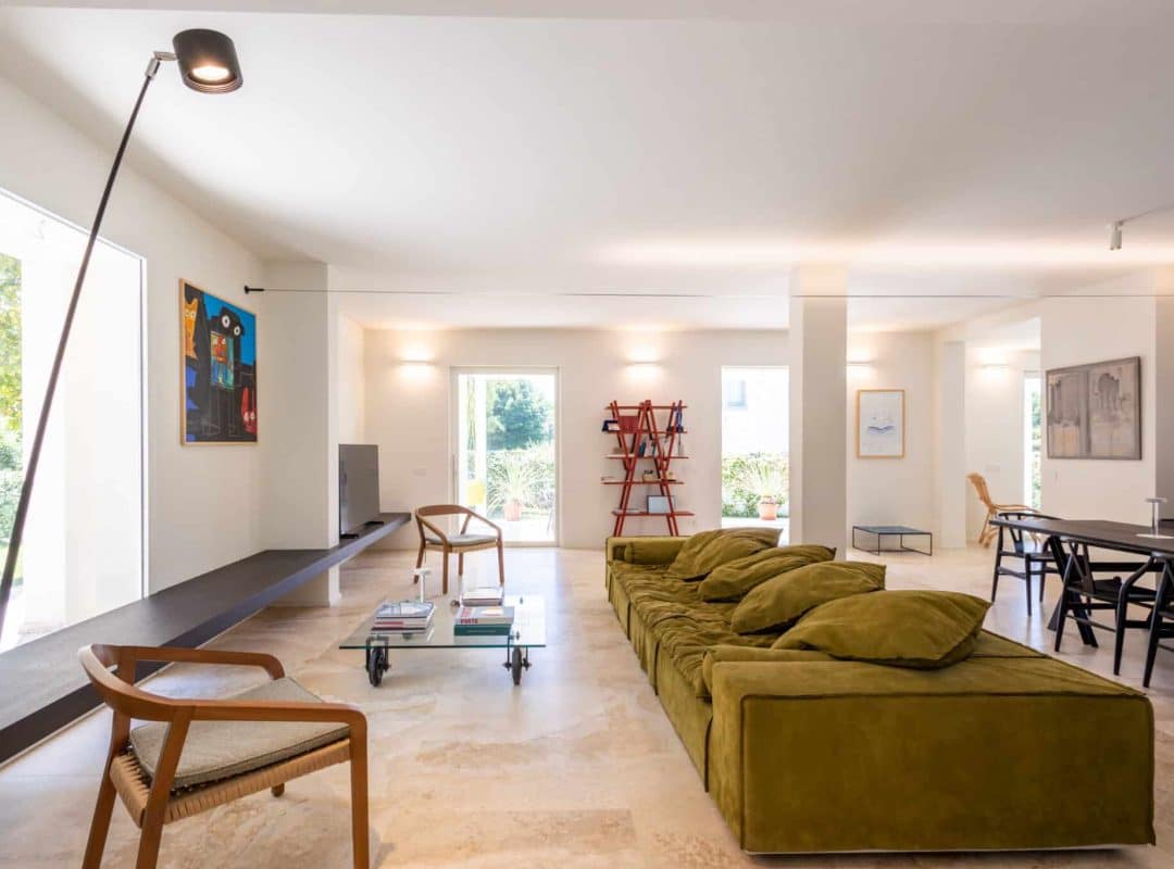 Villa-vendita-FortedeiMarmi-soggiorno