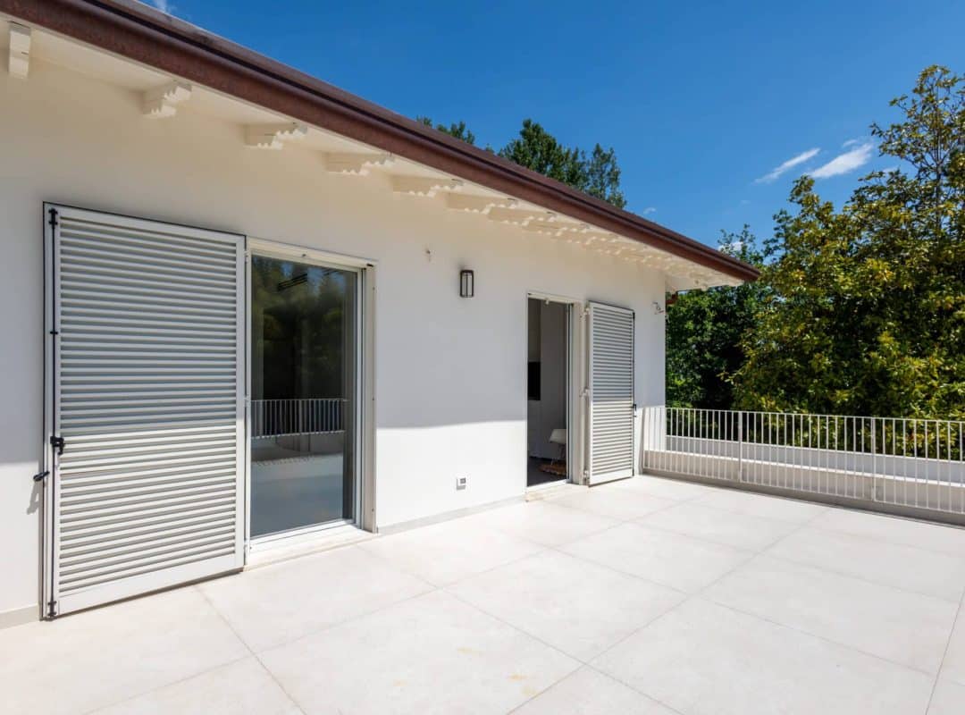 Villa-vendita-FortedeiMarmi-terrazza (2)