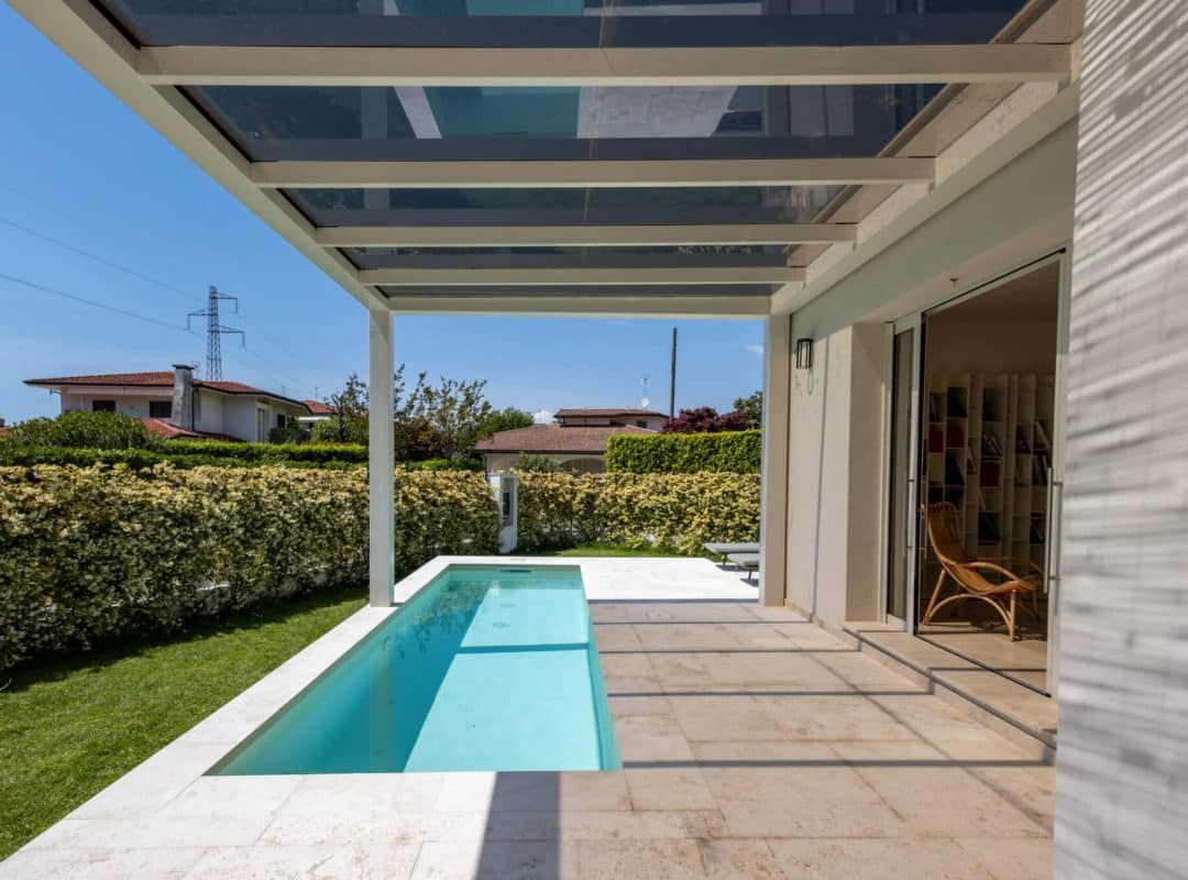 Villa-vendita-FortedeiMarmi-veranda (3)