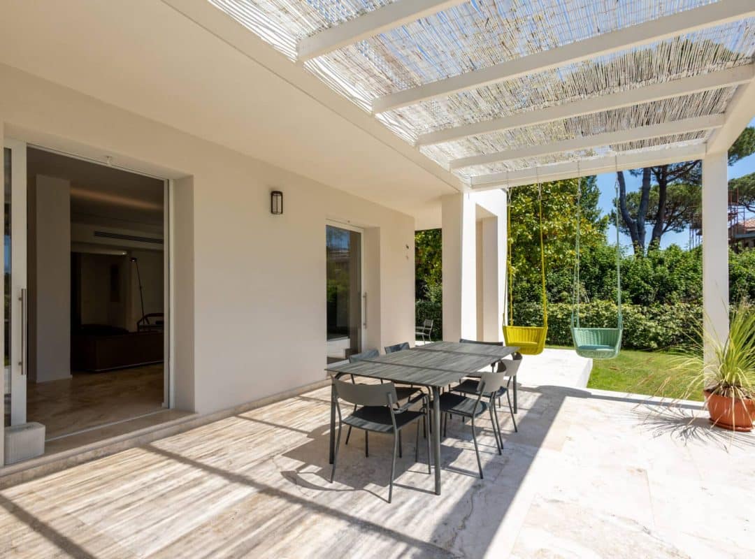 Villa-vendita-FortedeiMarmi-veranda