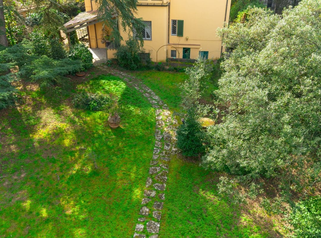 Villa-vendita-firenze-giardino (5)