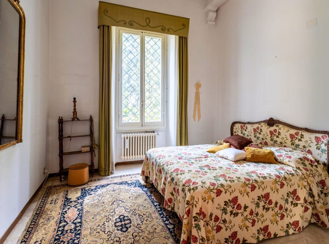 Villa-vendita-firenze-stanza (7)